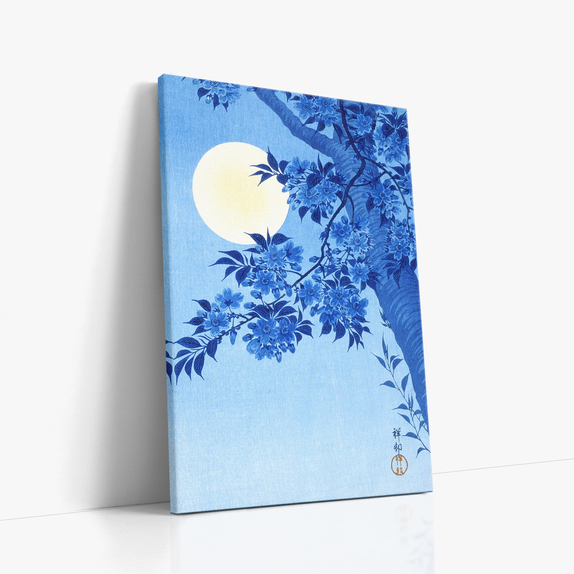 Cerisier en fleurs par une nuit de lune